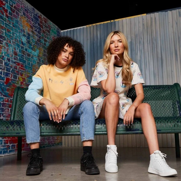 Disney Vente Chaleur The Prince’s Trust Sweatshirt Women Of Marvel Pour Adultes Par Hannah Joseph 6 Disney Vente Chaleur The Prince’s Trust Sweatshirt Women Of Marvel Pour Adultes Par Hannah Joseph – Image 4