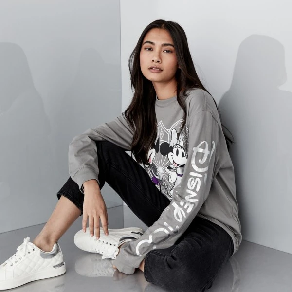 Vente Chaude T-shirt à Manches Longues Mickey Et Minnie Disney100 Celebration Pour Adultes 5 Vente Chaude T-shirt à Manches Longues Mickey Et Minnie Disney100 Celebration Pour Adultes – Image 3