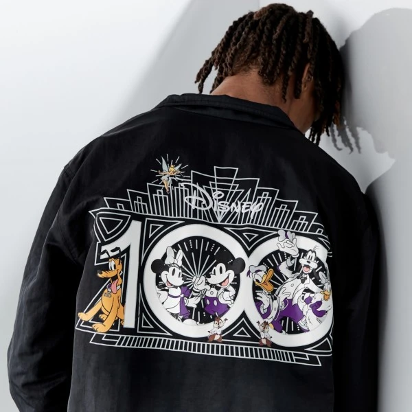 Magasin En Ligne Blouson Mickey Et Ses Amis Disney100 Celebration Pour Adultes 6 Magasin En Ligne Blouson Mickey Et Ses Amis Disney100 Celebration Pour Adultes – Image 4