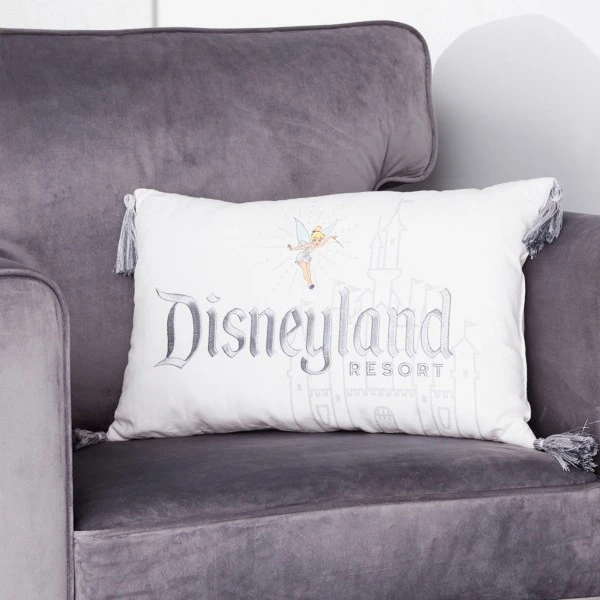 Vente Chaleur Disneyland Resort Coussin Disney100 Celebration 4 Vente Chaleur Disneyland Resort Coussin Disney100 Celebration – Image 2